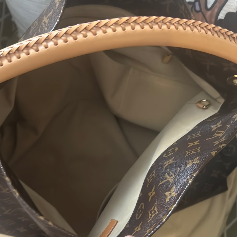 Louis Vuitton  GM Artsy - Picture 16 of 17